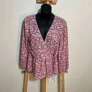 Cedar&Gold (Chico) wrap floral shirt size small